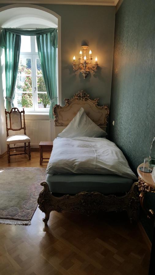 Adelsheim Schloss Sennfeld - Hotel & Veranstaltungsort - מראה חיצוני תמונה
